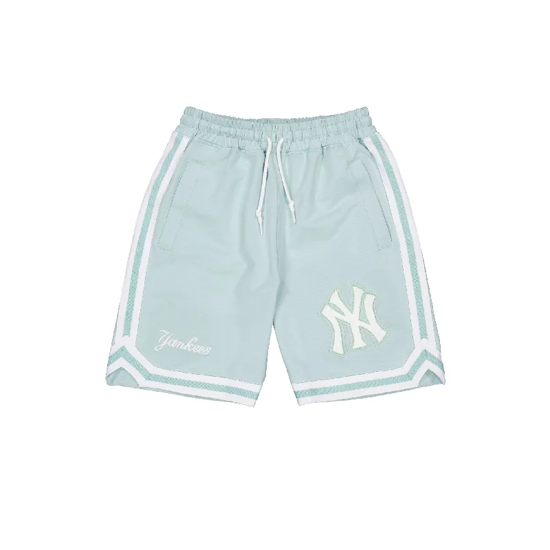 New York Yankees Minty Breeze Logo Select Shorts